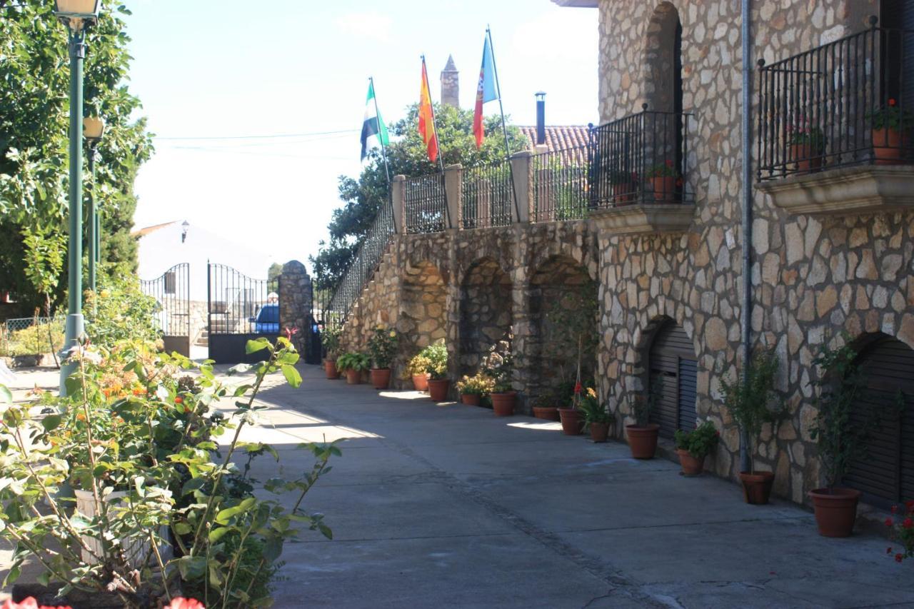 Hotel Rural El Convento Валенсия-де-Алькантар Экстерьер фото