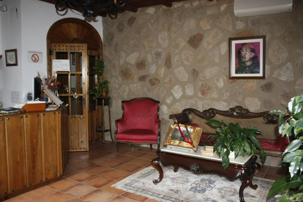 Hotel Rural El Convento Валенсия-де-Алькантар Экстерьер фото