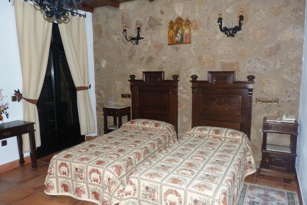 Hotel Rural El Convento Валенсия-де-Алькантар Экстерьер фото